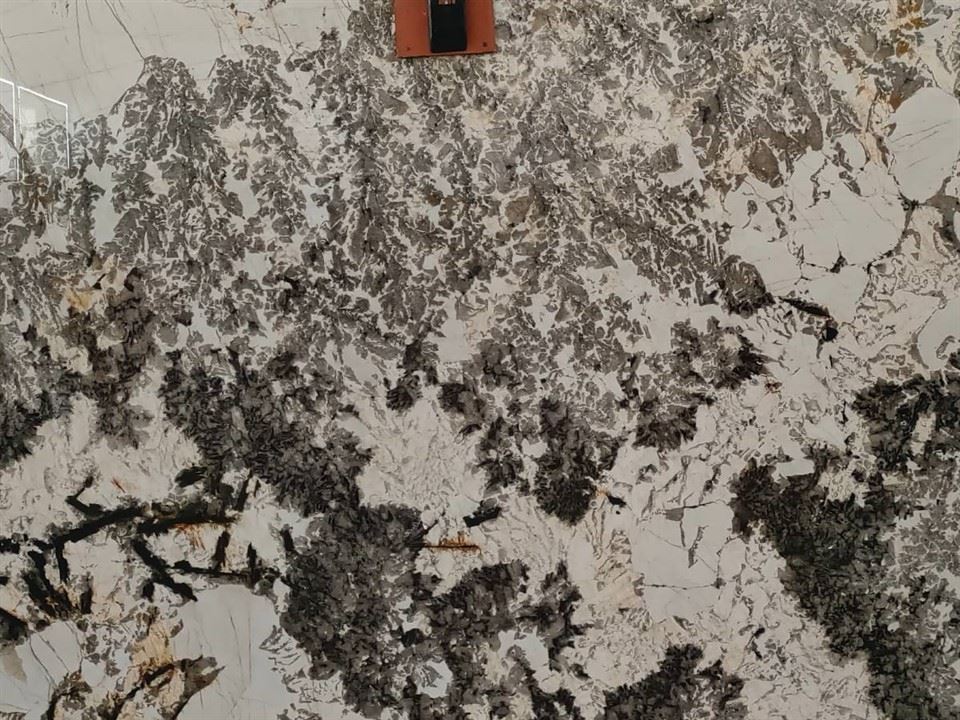 Mont Elbrus Quartzite Slab